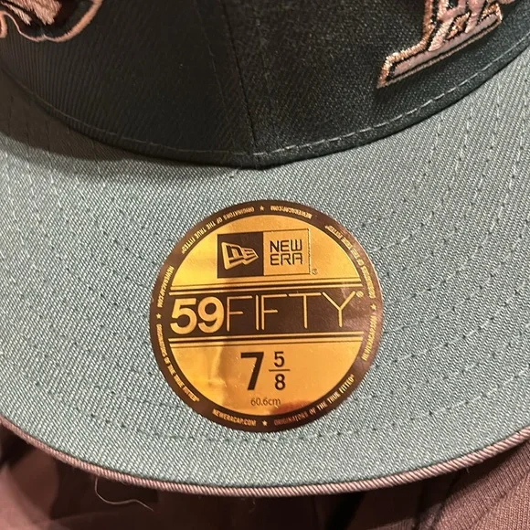 NWT - OVO Philadelphia eagles fitted - Picture 2 of 6